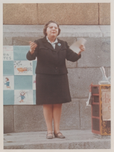 Gloria Fuertes | Poeta y escritora | Madrid 1917-1998 | Centenario Gloria Fuertes | #gloriafuertes100 | Recitando sus versos en los años 60