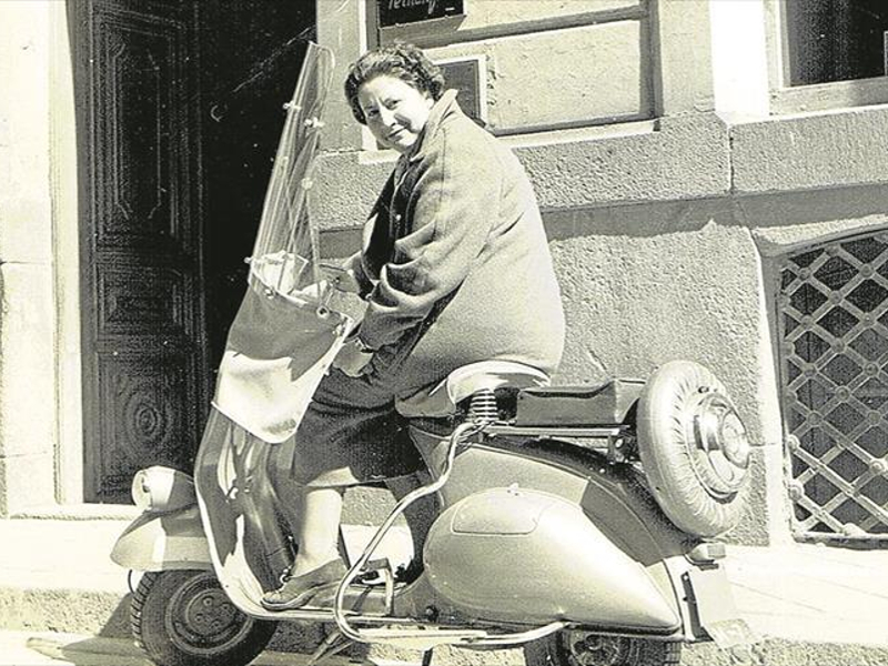 Centenario Gloria Fuertes | 1917-1998 | #gloriafuertes100 | El balcón de Gloria Fuertes | 23/05/2017 | 'Nana al nene'