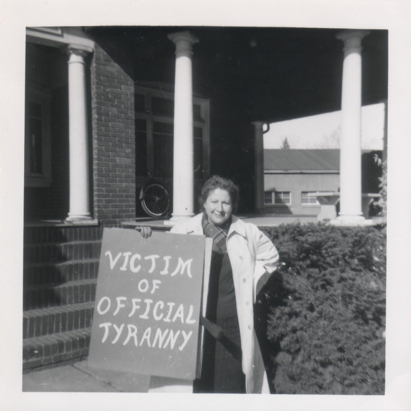 Gloria Fuertes | Poeta y escritora | Madrid, 28/07/1917 - 27/11/1998 | Victim of official tyranny | USA | Años 60